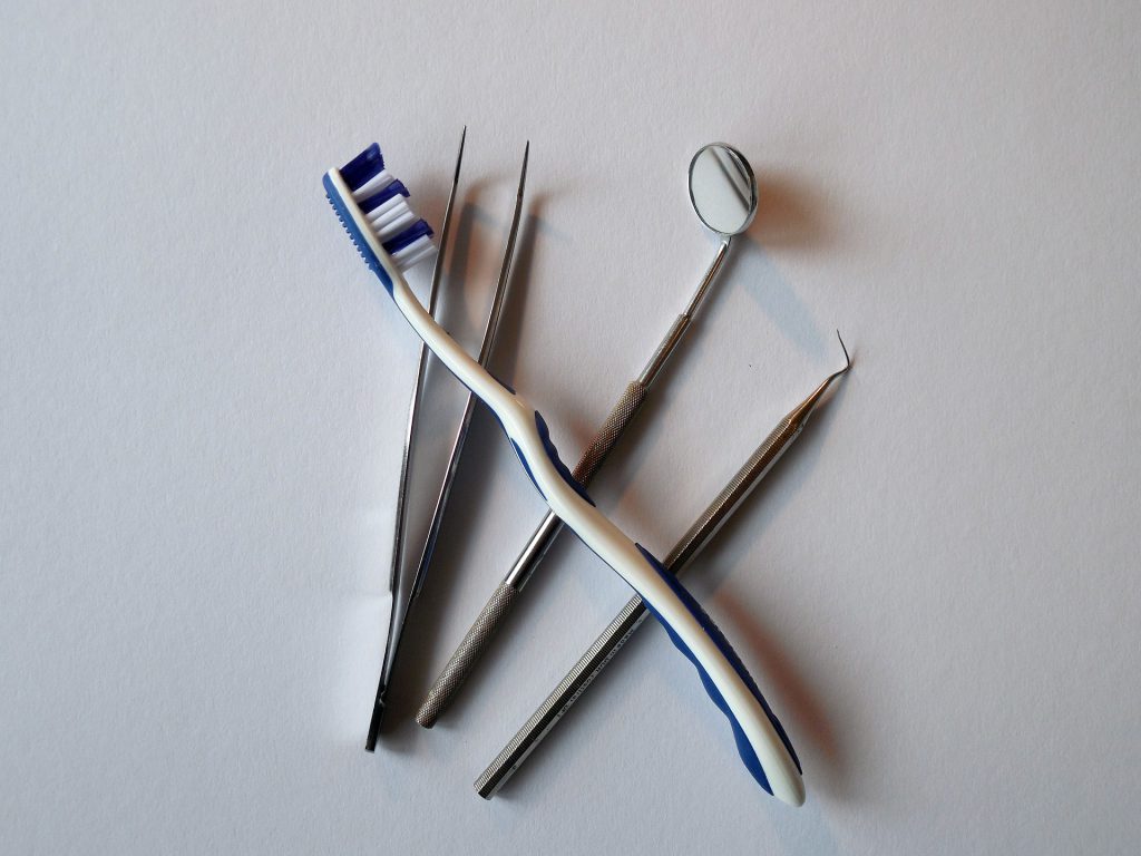 口腔内検査と歯ブラシ