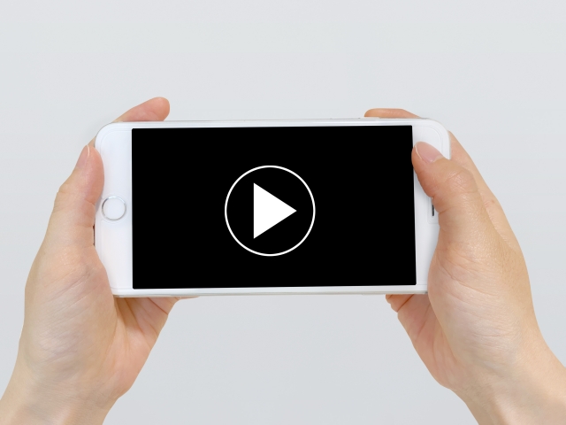 スマホに写る動画再生画面